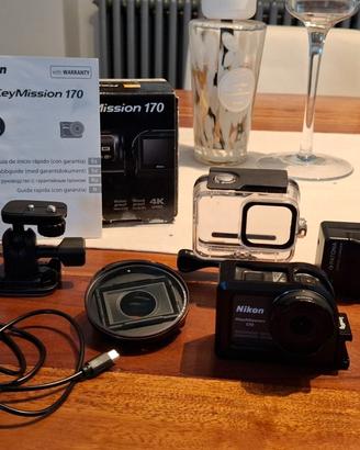 NIKON KEY MISSION 170  action camera con accessori