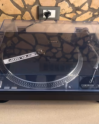 Giradischi Reloop RP 2000M direct drive