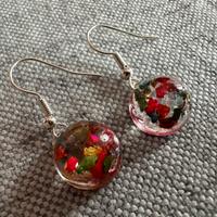 Orecchini in resina e mix di colori