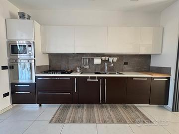 cucina in buono stato 4mt lineare 