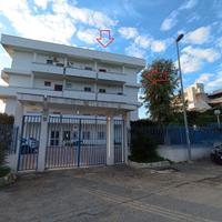 Appartamento con piscina a pochi passi dal mare