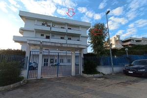 Appartamento con piscina a pochi passi dal mare