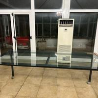 Tavoli in vetro con ruote