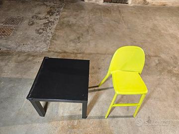sgabello e tavolino