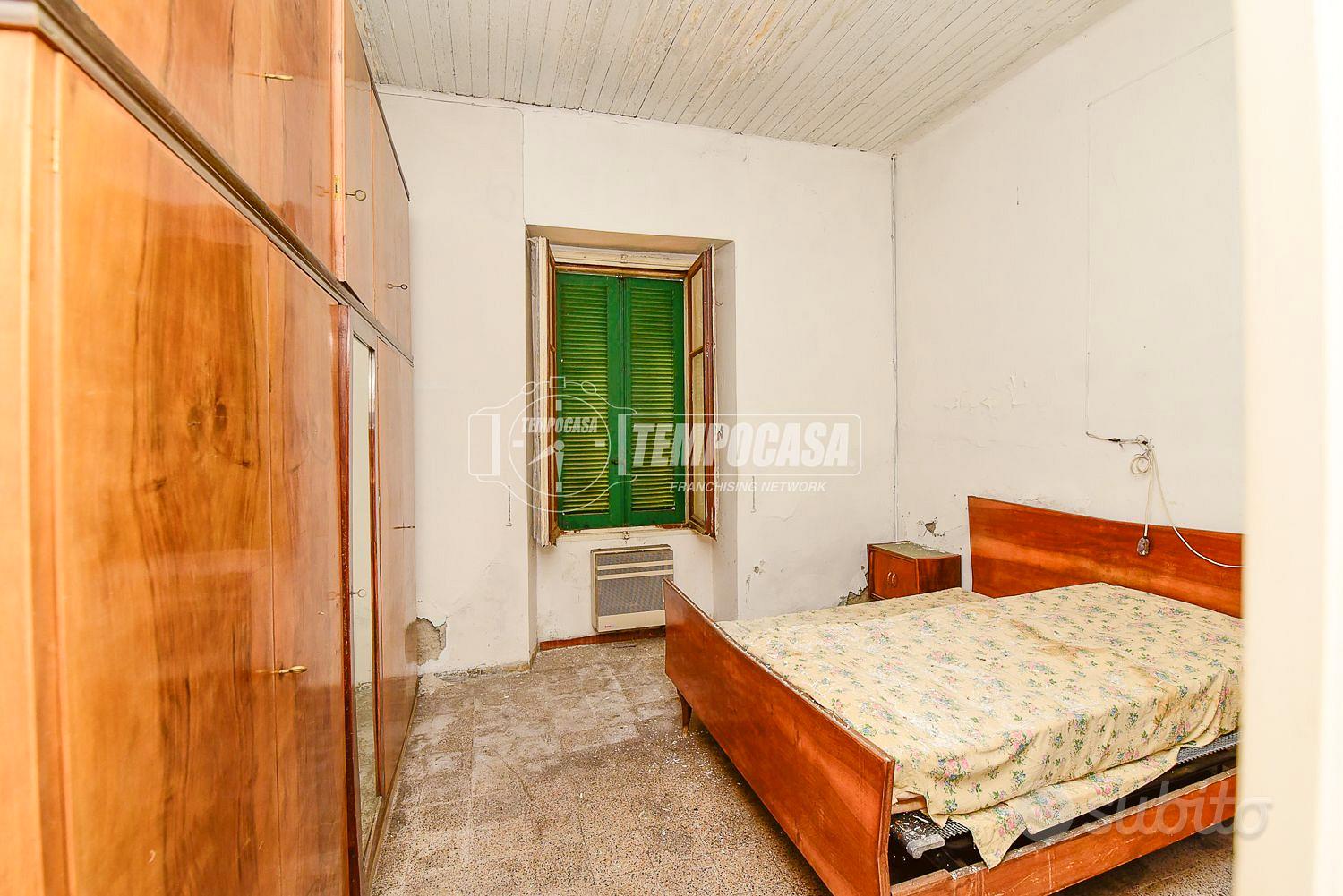 CASA INDIPENDENTE CON TERRENO EDIFICABILE DI 400MQ - More