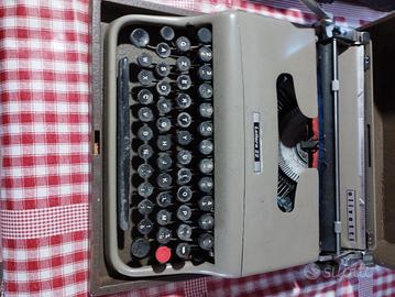 Macchina da scrivere 