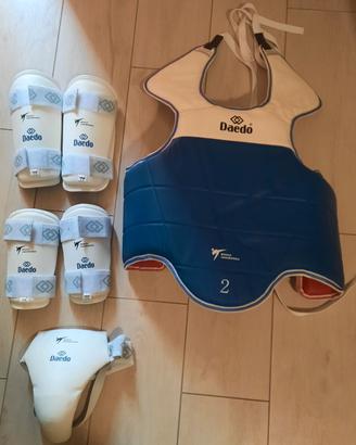  Attrezzatura sportiva  bimbi per  taekwondo 