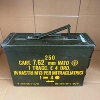 Cassetta porta munizioni militare verde vuota