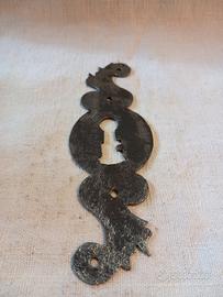 Bocchetta da portone antica.