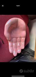 Mano in ceramica
