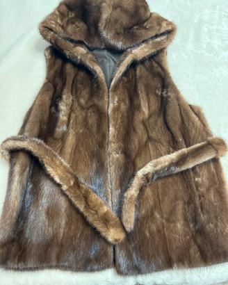 Pelliccia gilet  in visone con cappuccio