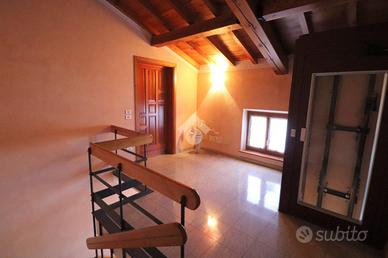 MULTILOCALE A VOLTA MANTOVANA