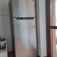 Frigo Samsung con congelatore 