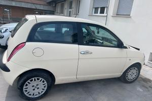 Lancia Y