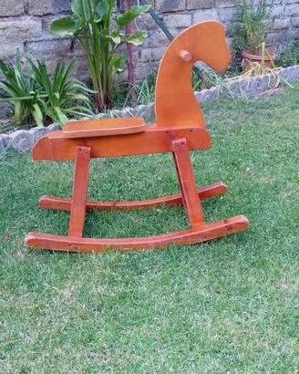 cavallo a dondolo