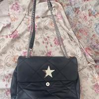 BORSA NERA CON CATENA