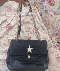 BORSA NERA CON CATENA