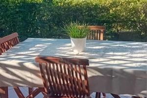 Villetta al mare con giardino recintato