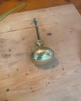 Pomello in ottone per porta