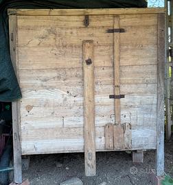 Cassone di legno per grano