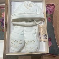 Capellino e scarpine neonato