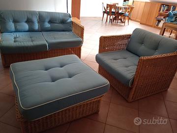 Set in vimini: divanetto poltrona puff con cuscini