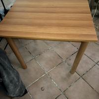 Tavolo in legno