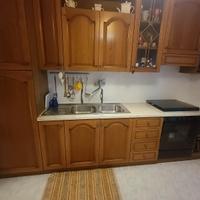 Cucina  con forno e macchina del gas