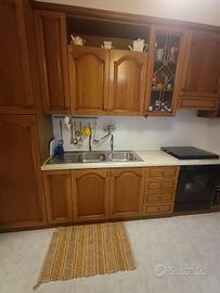 Cucina  con forno e macchina del gas