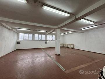Immobile di 220 m² con 4 locali a Cellatica