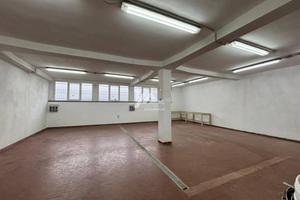Immobile di 220 m² con 4 locali a Cellatica