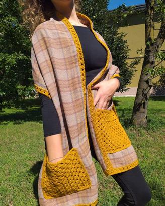 Stola Sciarpa con tasche granny color senape