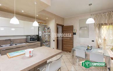 CASA INDIPENDENTE RISTRUTTURATA NEL CUORE DI MOMO