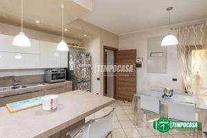 CASA INDIPENDENTE RISTRUTTURATA NEL CUORE DI MOMO