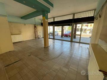Immobile di 78 m² con 2 locali a Solaro