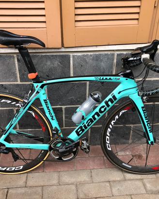 Bianchi Oltre XR4 con ruote da pista