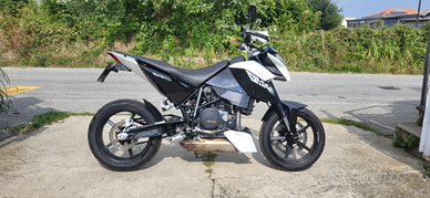 KTM DUKE 690 del 2009 perfette condizioni