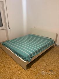 Letto matrimoniale con materasso