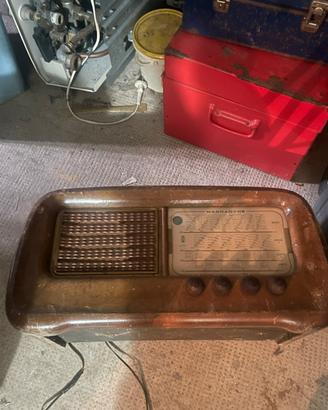 RADIO D'EPOCA A VALVOLE MAGNADYNE