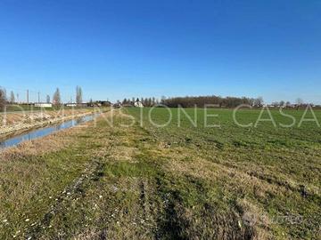 Terreno di 26971 m² a Mirandola