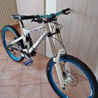 Bici Downhill Lapierre 26 