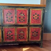 Credenza orientale