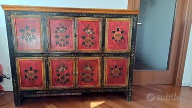 Credenza orientale