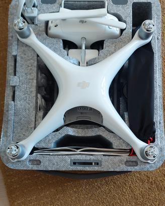 drone dji Phantom 4 