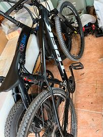 Mountain Bike Trek Marlin 5 28 con copertone da 29