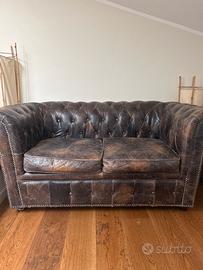 Divano Chesterfield 2 Posti in Vera Pelle