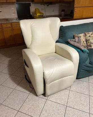 Poltrona elettrica relax anziani