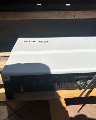 Inverter solax SK-Su3700E ibrido