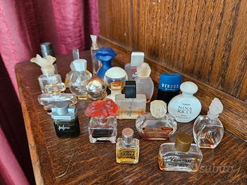 lotto 20 bottiglie vuote di profumi mignon vintage