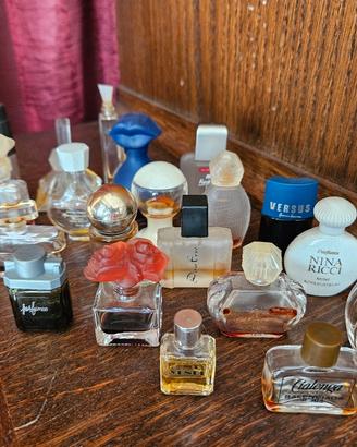 lotto 20 bottiglie vuote di profumi mignon vintage